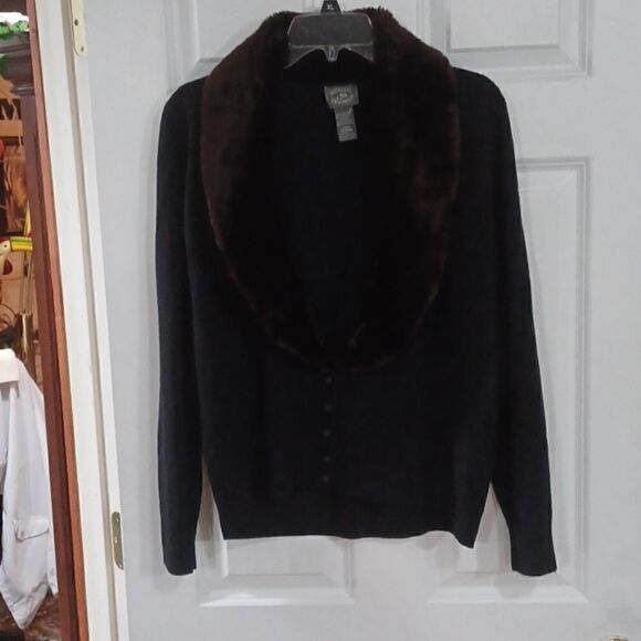 Luxelon Designer Sweater  - Picture 1 of 8